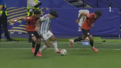 هل تعرض المنتخب المصري لظلم تحكيمي كان سببا في إقصائه أمام الأرجنتين؟