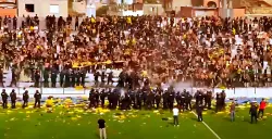 الجزائر تجني ثمار دعمها لبلطجة السنغال.. مباراة في الدوري تتحول إلى فوضى وتخريب تزامنا مع زيارة رئيس الفيفا