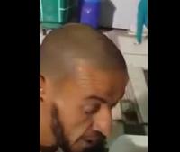 مغربي بدون يدين و قدمين يتوضأ في الحرم بطريقة مؤثرة