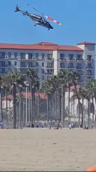 بالفيديو...لحظة تحطم مروحية أمريكية وسقوطها على المارة