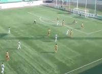 حكم مباراة يمنح فريق 3 ركلات جزاء وهميه خلال 4 دقائق !
