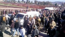آلاف المواطنين شاركوا في جنازة الفنان محمد رويشة  بخنيفرة
