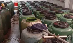 قبل أن تصل إلى موائد المصطافين.. حجز 30 طنا من الزيتون الفاسد بمرتيل واستنفار لحماية المستهلك(صور)
