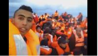 بالفيديو ... "أخبارنا" تنشر لحظات مثيرة من وسط قارب الموت للمهاجرين المغاربة أثناء انقاذهم من طرف البحرية وهذا ماقالوه