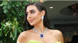 الفنانة المصرية ياسمين صبري تتعرض لموقف محرج على الهواء(فيديو)