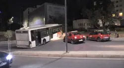 فاس.. خروج حافلة للنقل الحضري عن مسارها يتسبب في ارتباك مروري وسط المدينة