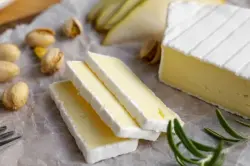 “أونسا” توضح حقيقة المضافات الغذائية في الجبن القابل للدهن والمذوب