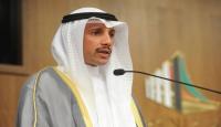 بالفيديو: رئيس مجلس الأمة الكويتي يلقي بنسخة من "صفقة القرن" في القمامة