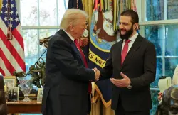 خلال لقائه الرئيس السوري.. ترامب يخرج عن البروتوكول بسؤال غير تقليدي (فيديو)