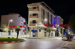 مارتيل تحتفل بالأخوة قبل نهائي “كان 2025”.. الأعلام المغرببية والسنغالية تزين الشوارع