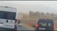 سيارة جماعية تتجاوز في خط متصل كادت أن ترتكب حادثة خطيرة بقنطرة أحد لبرادية