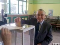 الراضي : يدلي بصوته في الاستفتاء و يؤكد أن الدستور الجديد سيدخل المغرب عهدا جديدا 