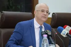 محكمة جزائرية تقضي بسجن وزير سابق سبع سنوات بتهم الفساد