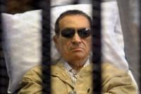 مصدر أمني: نقل حسني مبارك إلى مستشفى عسكري بالقاهرة بعد تدهور حالته الصحية