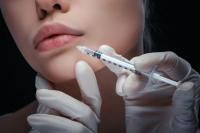 تطورات الدعوى القضائية المرفوعة ضد فرنسي يزاول عمليات تجميل برياضات مراكش