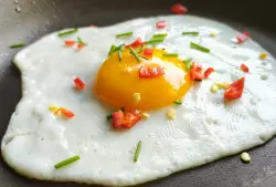 بيضتان أسبوعيًا... سرّ بسيط قد يحميك من الزهايمر