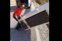 الشرطة الإسبانية تلزم رجلا بجلب ثلاجة بنفسه ألقاها من أعلى منحدر صخري