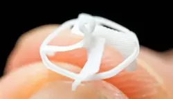 بحجم نحلة طنانة... تطوير أصغر روبوت طائر لاسلكي في العالم