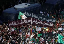 خوفا من احتجاجات إسقاط النظام.. تعليمات من تبون لولاة الولايات الجزائرية بمنع إقامة صلاة الجمعة