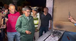 موقف إنساني لقائد بسطات بعد ضبطه لصاحب عربة مأكولات خفيفة خلال حملة لتحرير الملك العمومي