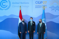 صورة تذكارية تجمع الأمير "مولاي رشيد" مع الرئيس المصري "السيسي" وأمين الأمم المتحدة "غوتيريس"