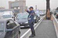 الدارالبيضاء: اعتقال شقيقين حاولا إرشاء شرطي بعدما حجز على سيارتهما