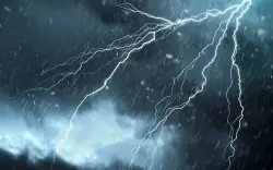 نشرة إنذارية.. زخات رعدية قوية مصحوبة بهبات رياح وتساقط البرد بعدد من مناطق المملكة