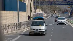 بسبب 50 يورو.. القضاء الإسباني يدين مغربياً حاول إرشاء شرطي بمعبر "تراخال"