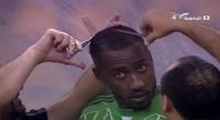 ايقاف مباراة بسبب تسريحة شعر في الدوري السعودي