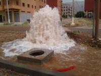 انفجار قناة مائية يغرق أحياء هذه المدينة وهلع بين الساكنة