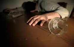 الأردن يحيل ملف التسمم الجماعي بالكحول الملوث إلى الجنايات بعد وفاة 9 أشخاص