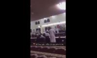 لحظة وفاة إمام مسجد بمكة عقب الانتهاء من صلاة الفجر