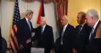 فضيحة بالفيديو : كيري يحرج الرئيس محمود عباس مرتين