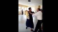 فيديو صادم...أب في حالة هيستيرية بعدما سلمه مستشفى فاس جثة رضيعته ميتة ومشقوقة الرأس