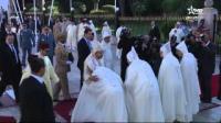 شاهد كيف استقبل المغاربة الملك لحظة وصوله إلى مقر البرلمان