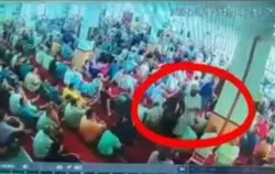 بسبب خطبة جمعة انتقد فيها العصابات.. مسلحون يعتدون على إمام داخل المسجد في الجزائر