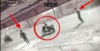سرقة امرأة بحيلة ماكرة في وضح النهار (فيديو)