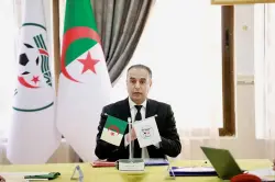 بين شعارات "القوة الضاربة" وواقع "الكاميرا اليتيمة".. صورة تفضح المستور في الدوري الجزائري
