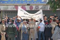 بالفيديو:رجال ونساء التعليم "لحصاد" "ارحل..ارحل"