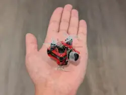 ابتكار مذهل: يوتيوبر يصمم أصغر طائرة درون في العالم بحجم 22 ملم فقط!