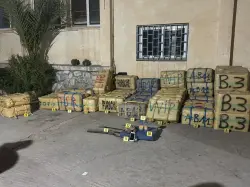 بعد مطاردة وإطلاق نار.. اعتقالات وحجز أطنان من "الحشيش" كانت معدة للتهريب بواد  زم