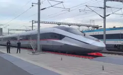 الصين تختبر القطار CR450 الأسرع في العالم بسرعة تتجاوز 450 كم/س