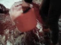 خطير بالفيديو...بعد فاضح الزفت..فاضح التحميرة المغشوشة من داخل معمل سري يفضح خلطها بالجبص وبصباغة مسمومة
