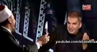 داعية مصري يشهر سكينا مباشرة على الهواء