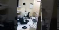 بالفيديو.. لبناني يهشم معدات مستشفى بعد وفاة شقيقه بسبب خطأ طبي