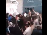 مصر : شرطة يضربون مواطنين بالعصي في طابور لاسطوانات الغاز