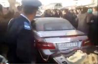 جديد: الملك محمد السادس وسط حشد من المحبين بطنجة داخل سيارته الخاصة