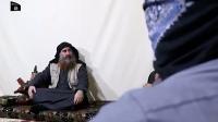 ما هو سر ظهور قيادي بالزي السعودي إلى جوار البغدادي؟