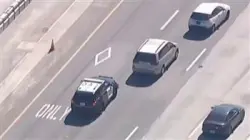 مطاردة درامية .. الشرطة الأمريكية تفشل بالقبض على امرأة سرقت سيارة وهربت إلى المكسيك (فيديو)