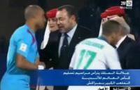 العسكري للملك: "اسْمَحْ لِينَا اَسِيدْنا‎"ورد الملك "ماشي مشكيل"